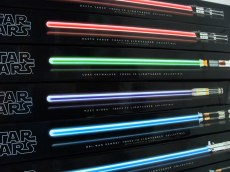 2010-hasbro-lightsabers-removable3